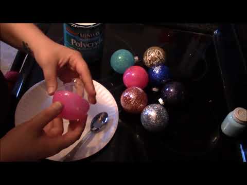 How to make Glitter Christmas ornaments to decorate with vinyl